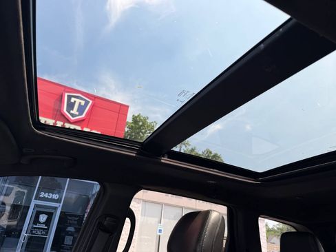 Used 2018 Jeep Grand Cherokee SRT w/ Trailer Tow Group IV AWD/4WD image 23