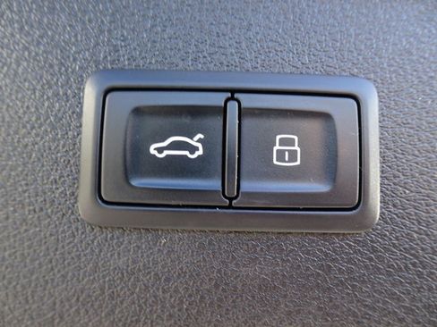 Used 2015 Audi Q3 2.0T Prestige w/ Prestige Package image 32