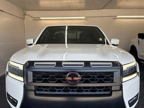Certified 2025 Nissan Frontier PRO-4X AWD/4WD image 18
