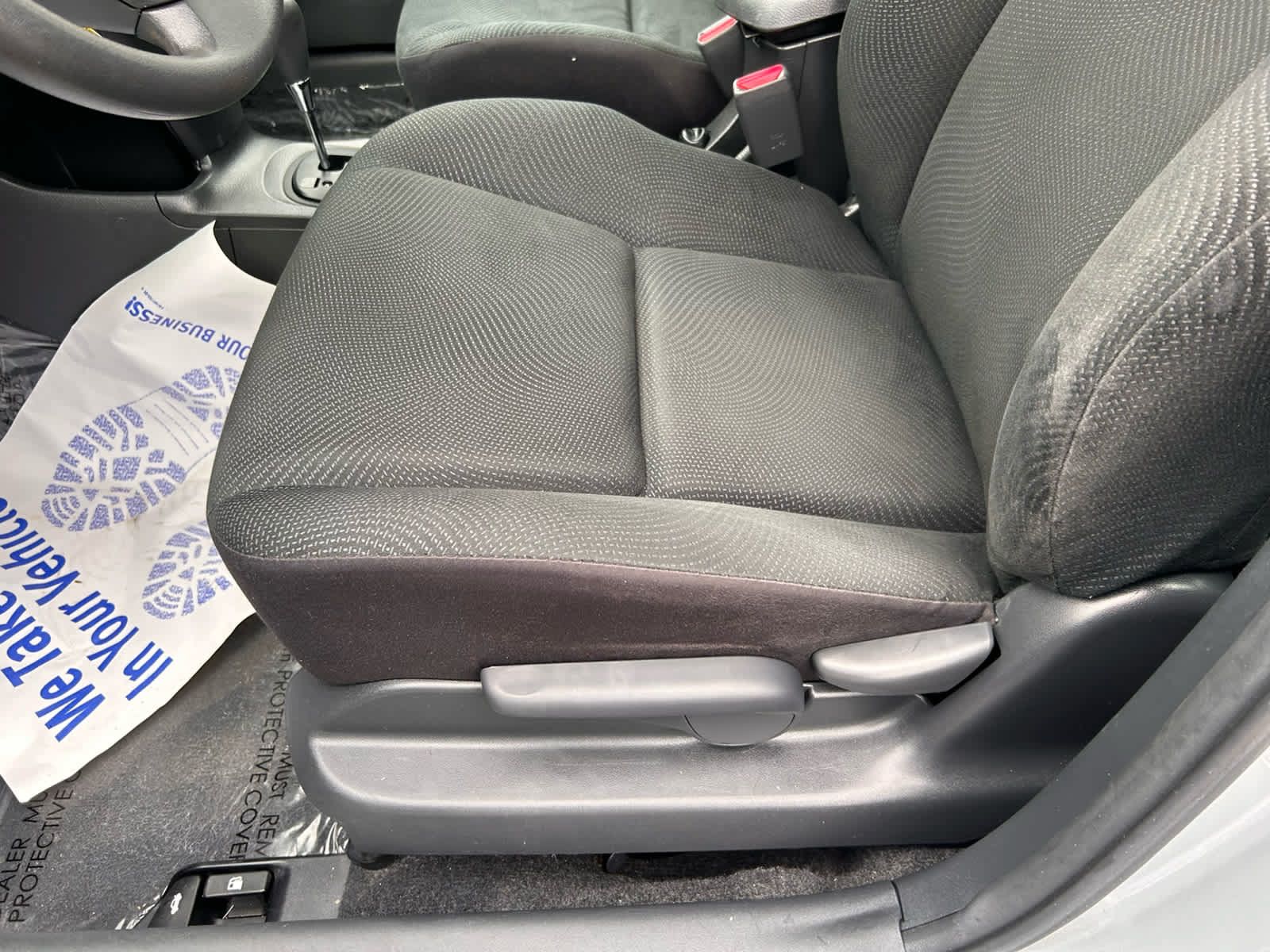 Used 2009 Toyota Yaris Sedan w/ Convenience Pkg FWD image 11