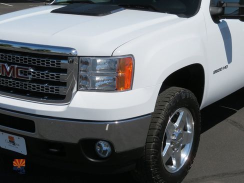 Used 2013 GMC Sierra 2500 SLT w/ SLT Convenience Package AWD/4WD image 11