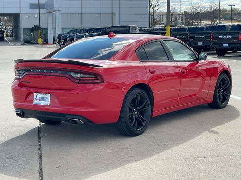 Used 2018 Dodge Charger SXT Plus w/ Blacktop Package image 9