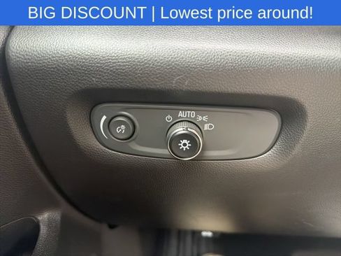 Used 2023 Chevrolet Traverse LT AWD/4WD image 32