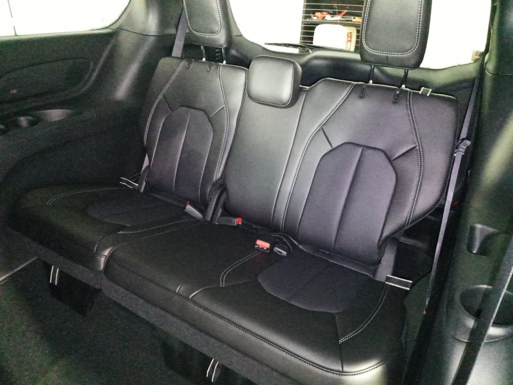 New 2027 Chrysler Pacifica Select w/ Family Tech Group FWD image 31