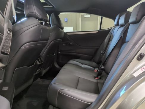 Used 2019 Lexus ES 350 F Sport w/ Accessory Package 2 FWD image 18