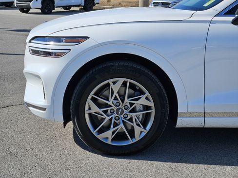 Used 2025 Genesis GV70 2.5T w/ Select Package image 8