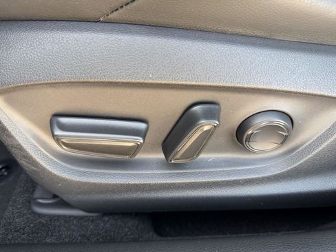 Used 2022 Toyota Corolla XSE image 19