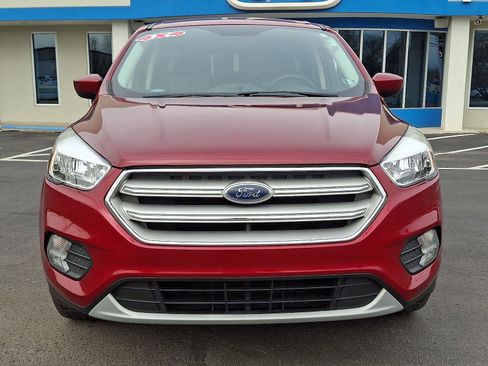 Used 2019 Ford Escape SE image 2