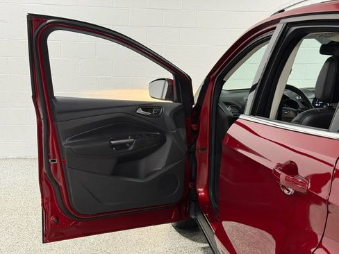 Used 2017 Ford Escape Titanium AWD/4WD image 11