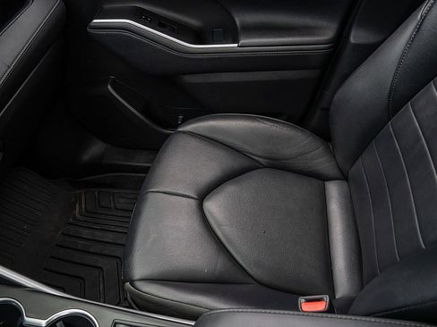 Used 2023 Toyota Highlander XLE image 31