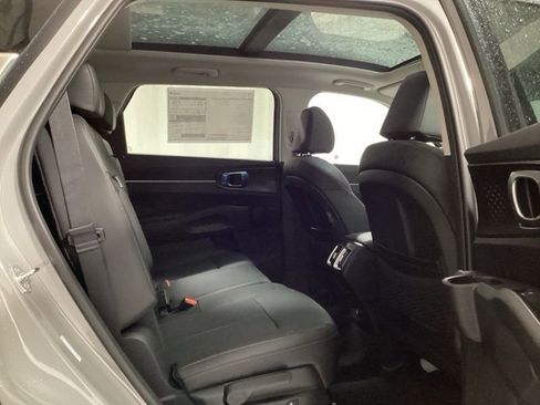 New 2026 Kia Sorento S w/ S Panoramic Sunroof Package AWD/4WD image 10