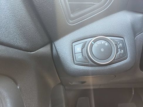 Used 2018 Ford Escape SE w/ SE Sync 3 Package FWD image 34
