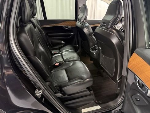 Used 2023 Volvo XC90 B5 Plus image 8