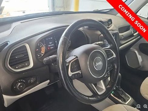 Used 2019 Jeep Renegade Latitude w/ Cold Weather Group image 7