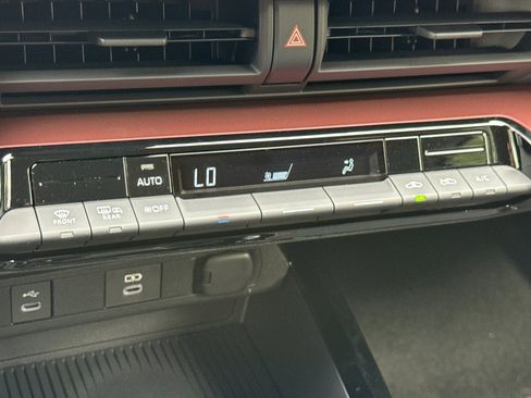 New 2026 Toyota Prius Plug-In Hybrid FWD image 24