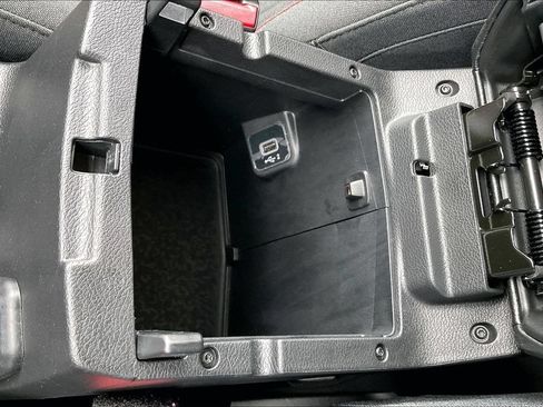 Used 2026 Jeep Wrangler Unlimited Rubicon AWD/4WD image 26