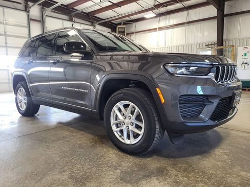 New 2025 Jeep Grand Cherokee Laredo w/ Luxury Tech Group I image 7
