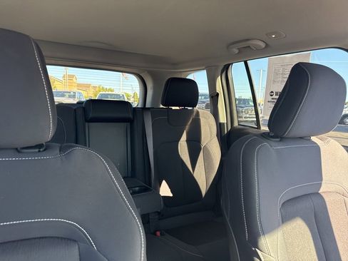 Used 2023 Jeep Grand Cherokee Laredo image 39