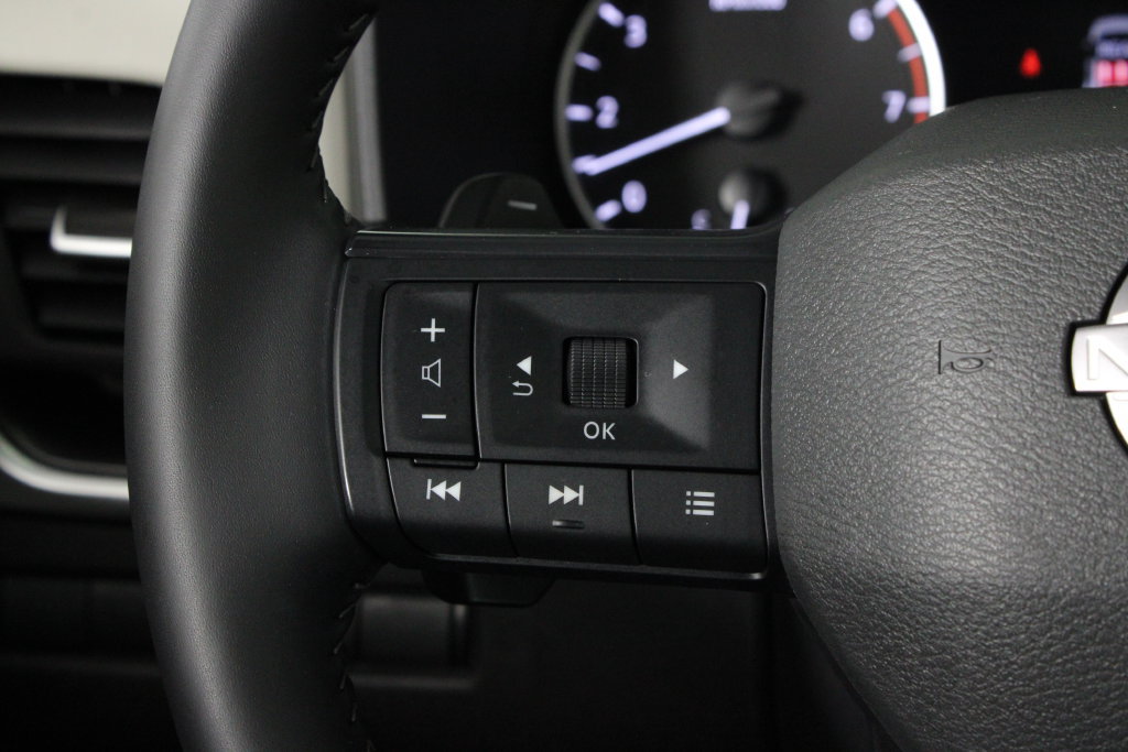 Certified 2025 Nissan Rogue SV w/ SV Premium Package FWD image 29