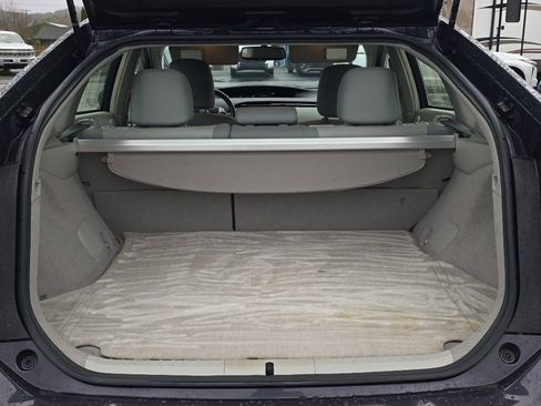 Used 2014 Toyota Prius Five image 9