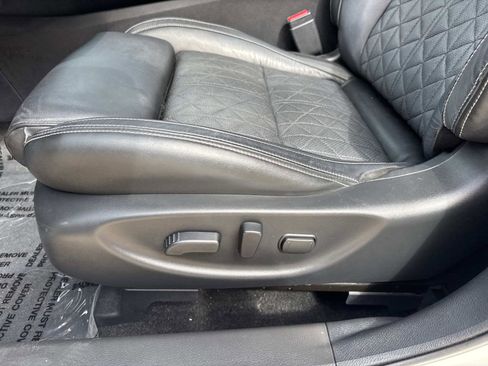 Used 2017 Nissan Maxima Platinum FWD image 18