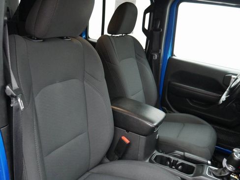 Used 2022 Jeep Wrangler Unlimited Sport image 22