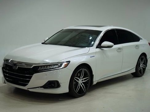 Used 2021 Honda Accord Touring image 3