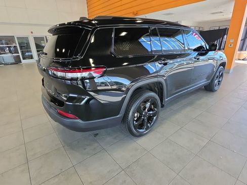 Used 2024 Jeep Grand Cherokee L Laredo AWD/4WD image 9