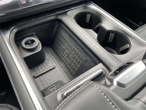 New 2025 Ford Expedition Max Platinum w/ Stealth Performance Package image 9