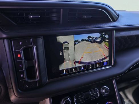 Used 2023 GMC Yukon XL Denali RWD image 19