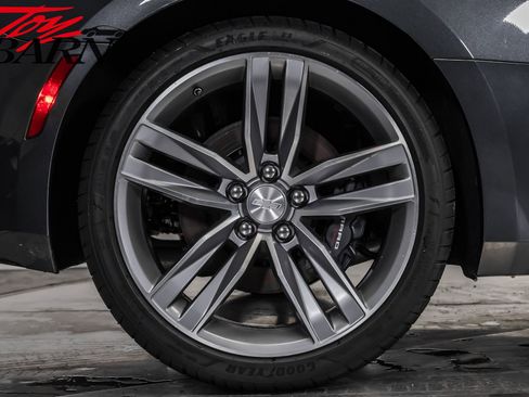 Used 2017 Chevrolet Camaro SS image 15