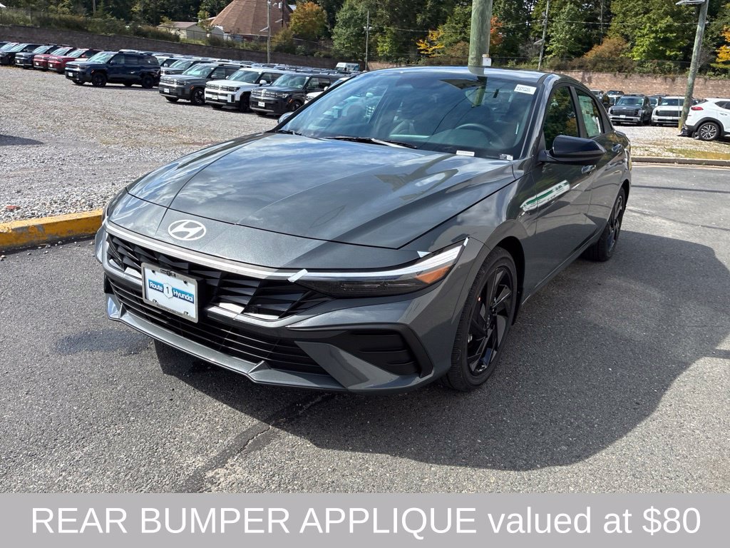 New 2026 Hyundai Elantra SEL Sport FWD image 3