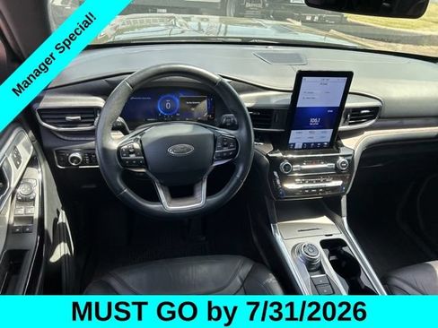 Used 2023 Ford Explorer Platinum w/ Technology Package AWD/4WD image 29