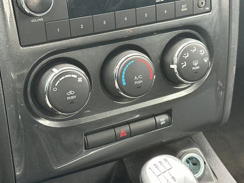 Used 2010 Dodge Challenger R/T image 20