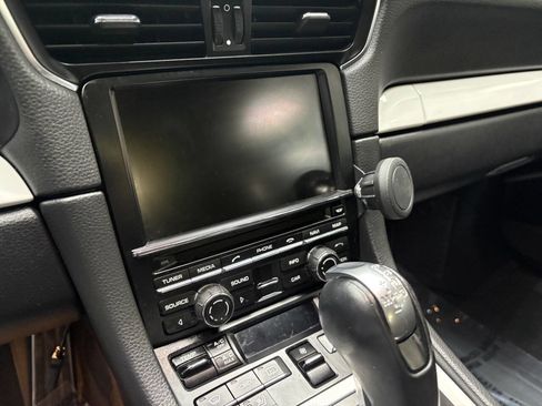 Used 2014 Porsche 911 Carrera image 38