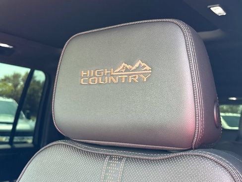 Used 2026 Chevrolet Suburban High Country AWD/4WD image 51