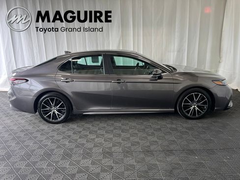 Used 2023 Toyota Camry SE AWD/4WD image 2