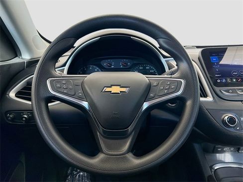 Used 2024 Chevrolet Malibu LT image 17