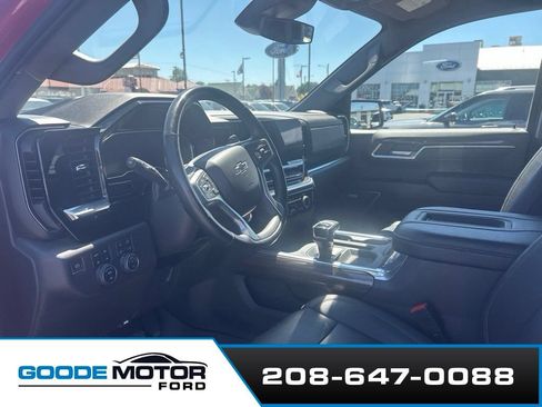 Used 2022 Chevrolet Silverado 1500 LT Trail Boss w/ Convenience Package II AWD/4WD image 5