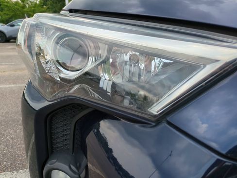 Used 2019 Toyota 4Runner TRD Off-Road Premium AWD/4WD image 10