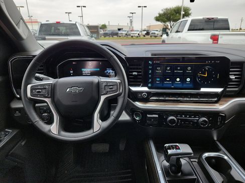 Used 2024 Chevrolet Silverado 1500 LT Trail Boss w/ Convenience Package II image 10