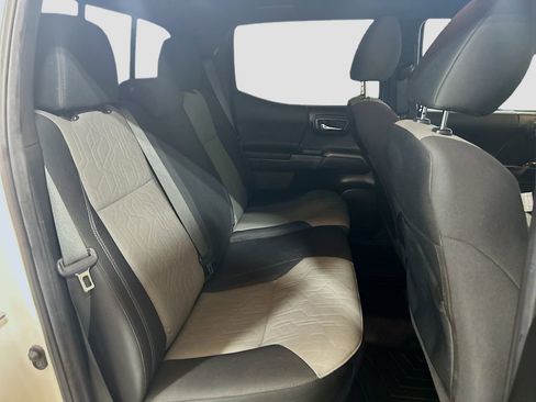 Used 2023 Toyota Tacoma TRD Off-Road image 22