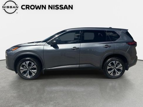Used 2021 Nissan Rogue SV image 4