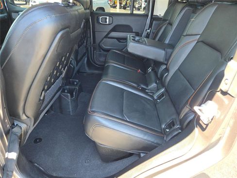 Used 2021 Jeep Gladiator Mojave AWD/4WD image 25