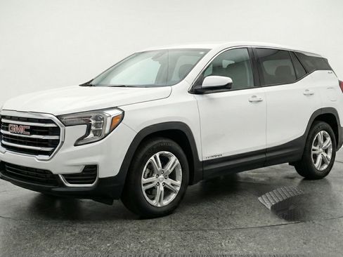 Used 2024 GMC Terrain SLE FWD image 3