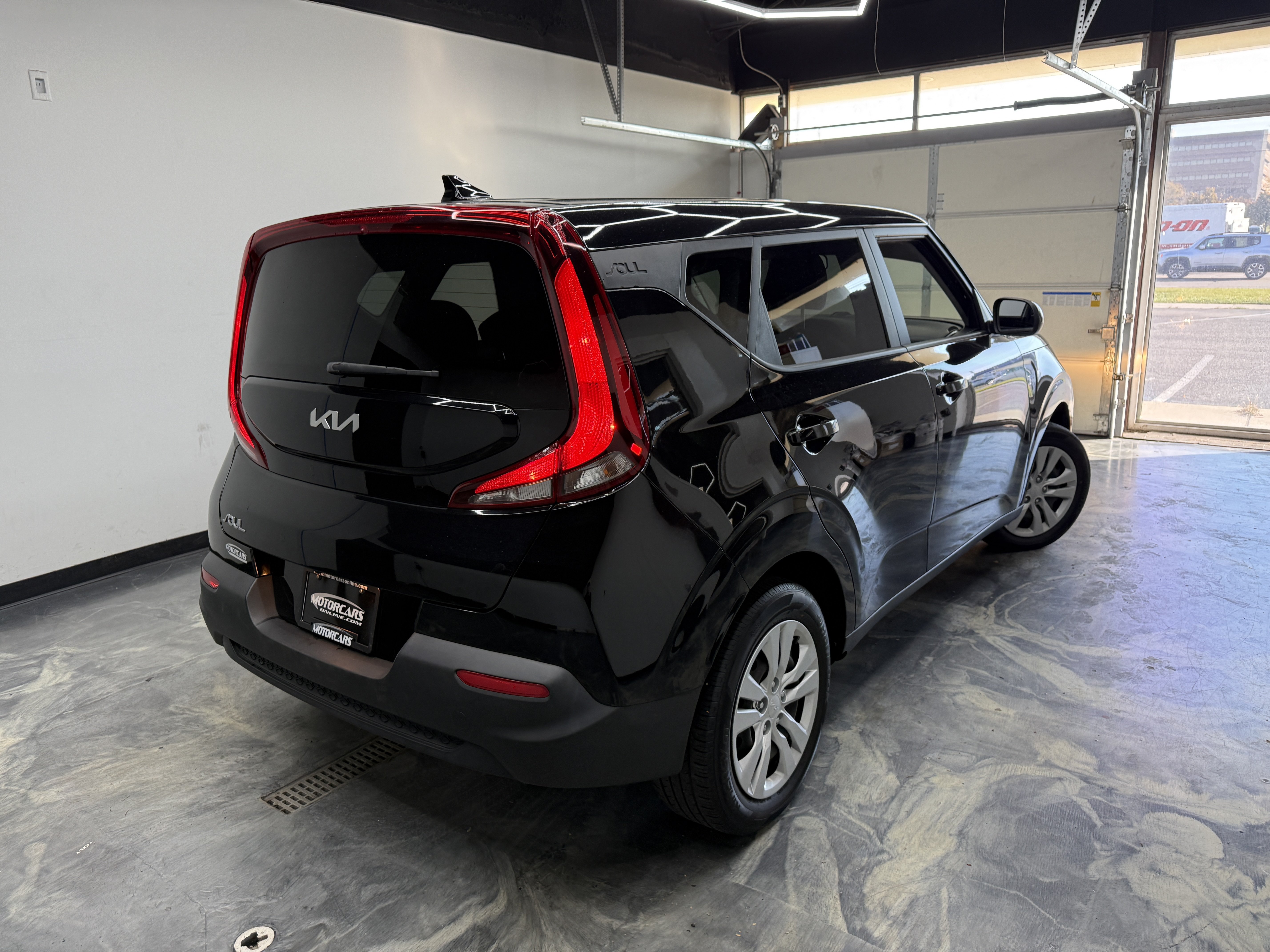 Used 2022 Kia Soul LX FWD image 5