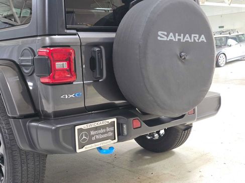 Used 2022 Jeep Wrangler Unlimited Sahara AWD/4WD image 14