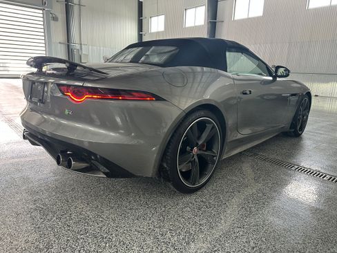 Used 2018 Jaguar F-TYPE R image 10