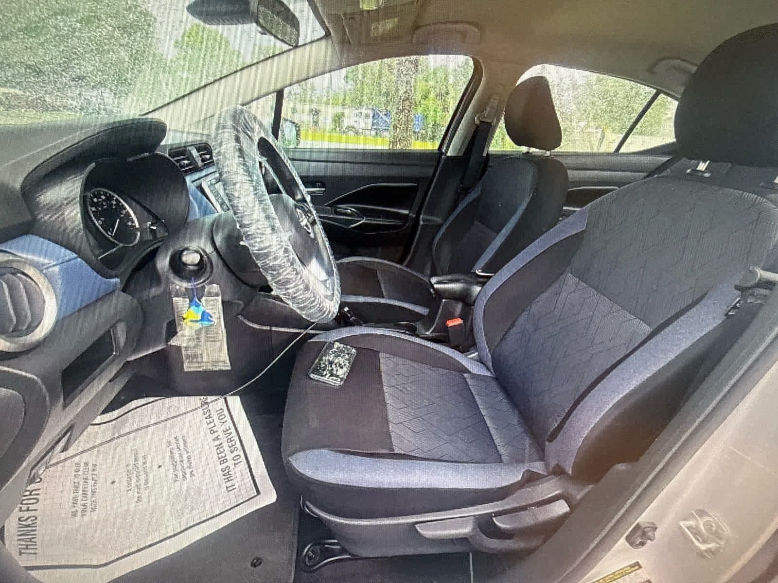 Used 2025 Nissan Versa SV FWD image 3