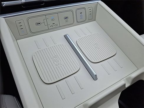 Certified 2025 Hyundai Santa Fe Calligraphy image 18